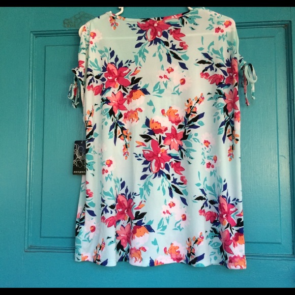 🌲🌲Ava & Grace Jersey V-neck top size largeNWOT - Picture 2 of 5